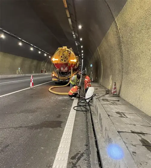 吉水隧道排水渠清淤